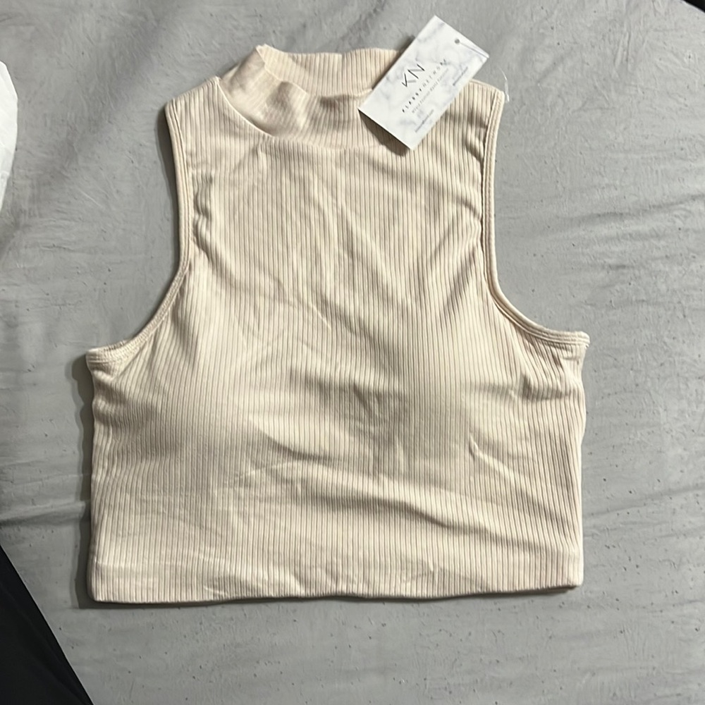 NWT crop top